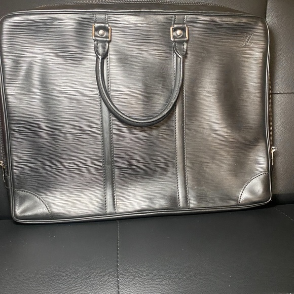 Authentic LOUIS VUITTON epi Porte bag - Picture 4 of 12